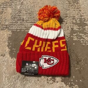New Era NFL Football Knit Beanie Pom Kansas City Chiefs NWT Red White and Yellow